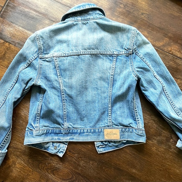 Abercrombie Classic Crop Jean Jacket, Adult XS and Kids XL - Picture 3 of 8
